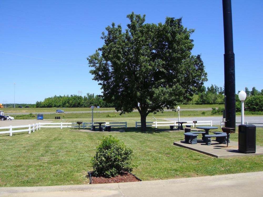 Days Inn By Wyndham Calvert City - Paducah East Exterior foto